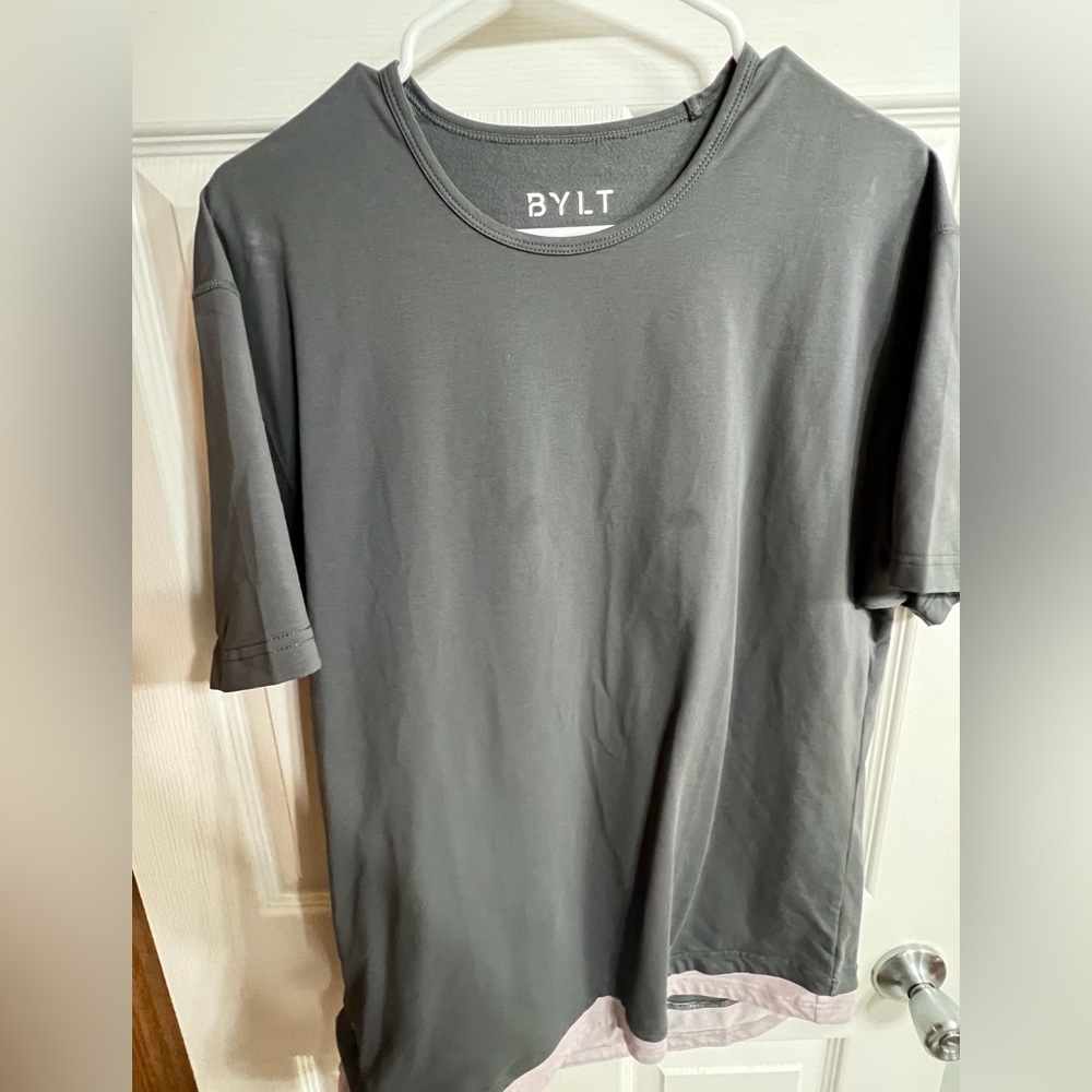 Men’s BYLT gray t shirt size large